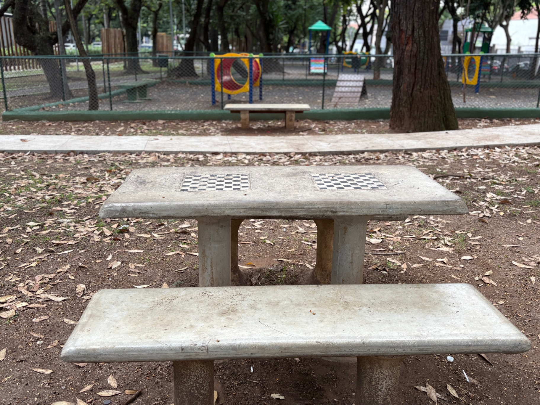Fotos da Praça David Nasser: pump track, playground, cachorródromo, mesas de jogos, academia ao ar livre e caminhos arborizados
